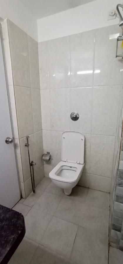 La Riviera Suites Haiderabad Buitenkant foto