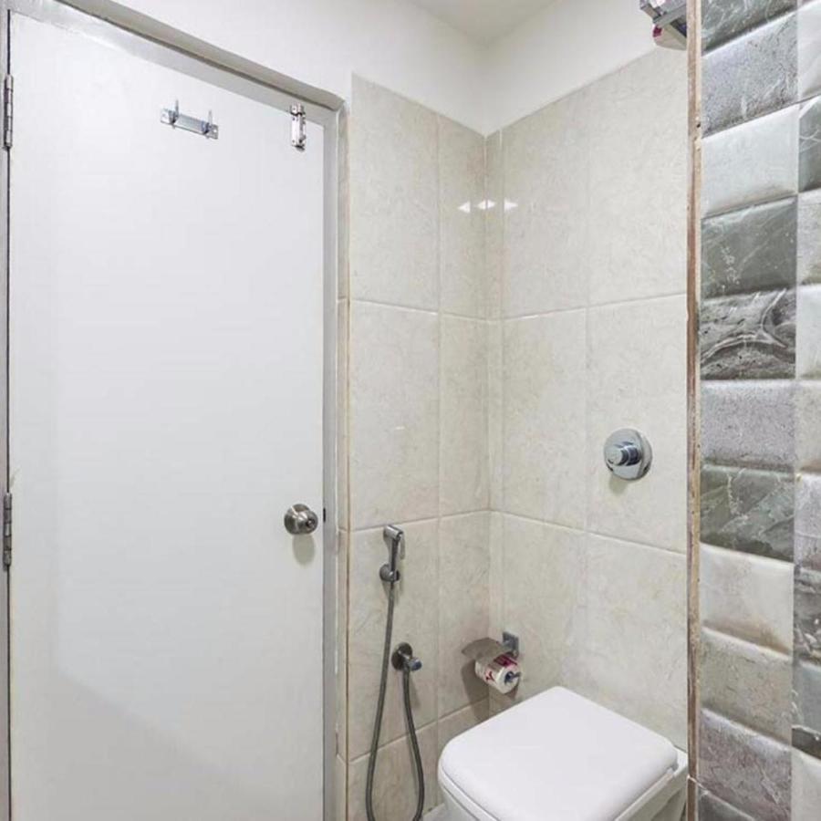 La Riviera Suites Haiderabad Buitenkant foto