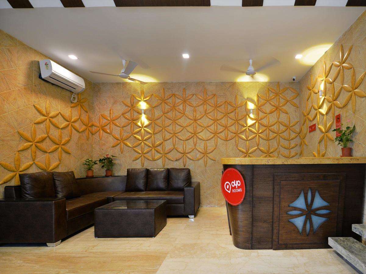 La Riviera Suites Haiderabad Buitenkant foto